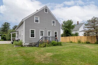 140 Sawyer St in South Portland, ME - Building Photo - Building Photo