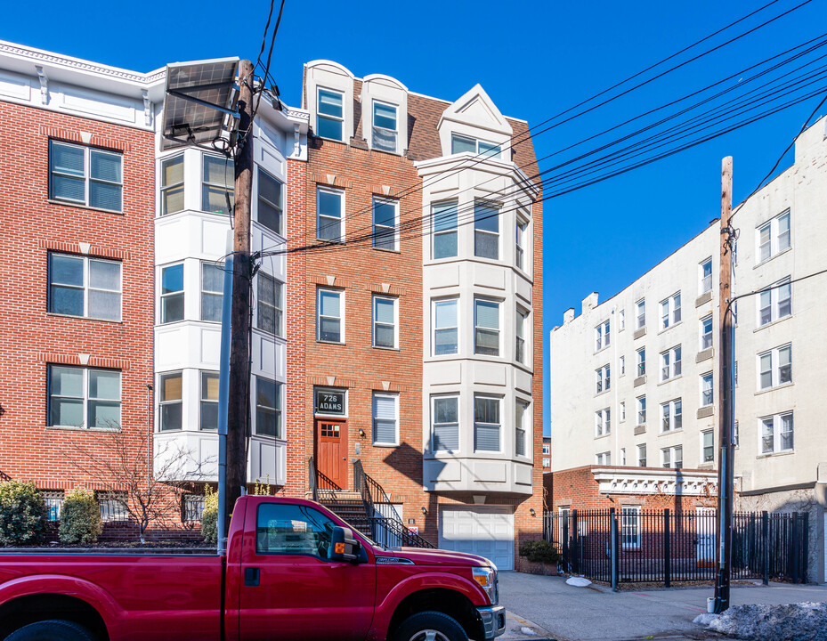 726 Adams St in Hoboken, NJ - Building Photo