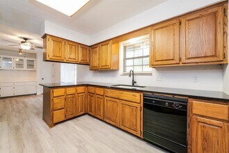 305 Grand Fork Rd in Edmond, OK - Building Photo - Building Photo