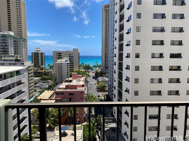 2440 Kuhio Ave. in Honolulu, HI - Building Photo - Building Photo