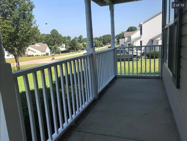 276 Peachtree Ln in Sanford, NC - Foto de edificio - Building Photo