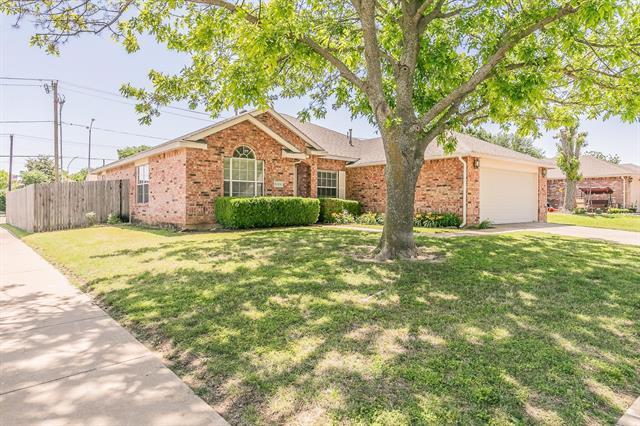 8301 Clearbrook Dr in Fort Worth, TX - Building Photo - Building Photo