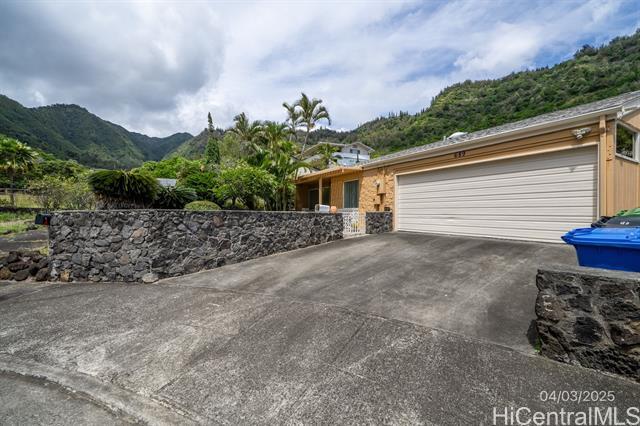 property at 689 Kuliouou Rd
