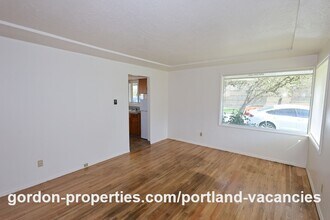 1177 NE 65th Ave in Portland, OR - Building Photo - Building Photo