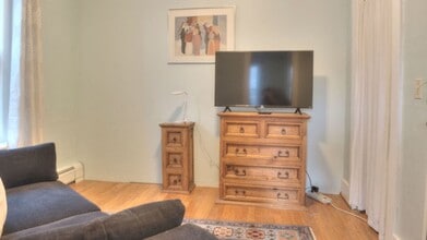 132 E Quincy St in North Adams, MA - Building Photo - Building Photo