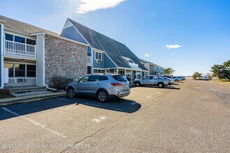 100 Seaview Ave in Monmouth Beach, NJ - Building Photo - Building Photo