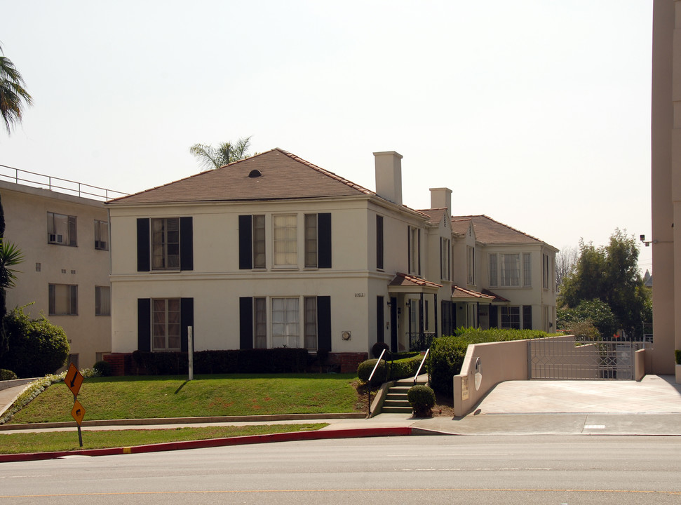 10712 Wilshire Blvd in Los Angeles, CA - Building Photo