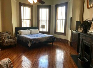 123 W Gwinnett St in Savannah, GA - Building Photo - Building Photo