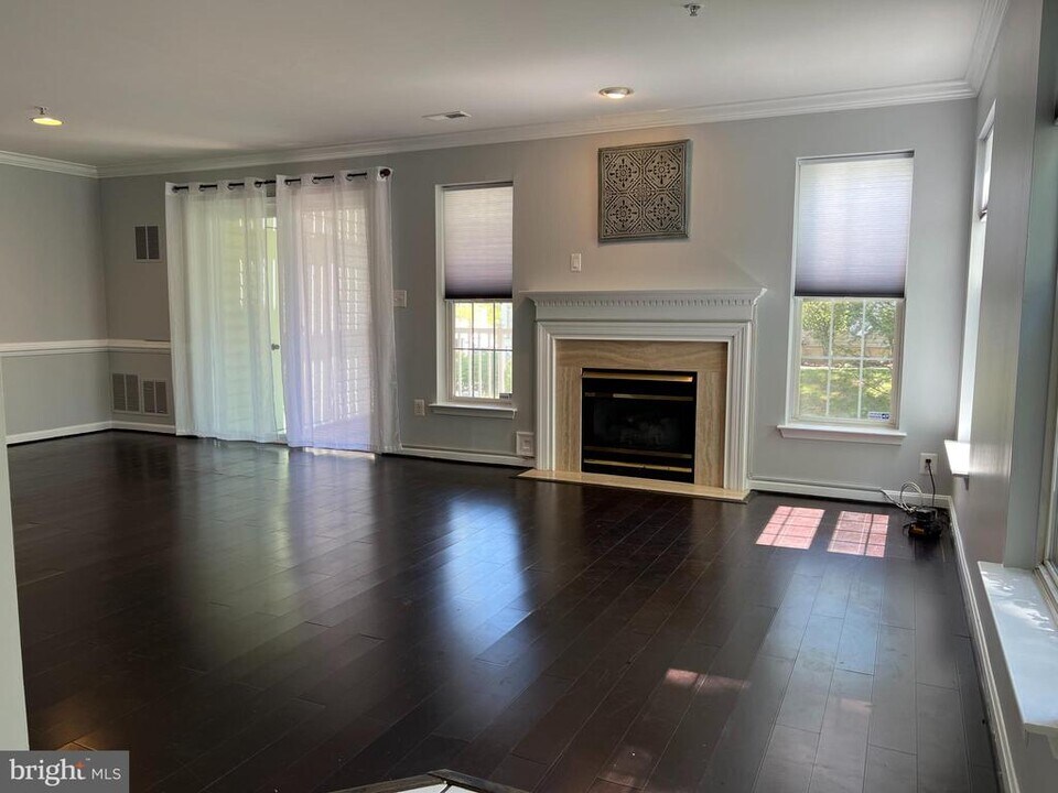 13001 Bridger Dr in Germantown, MD - Building Photo