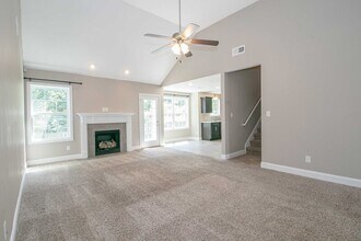 209 Azalea Dr in Oak Grove, KY - Building Photo - Building Photo