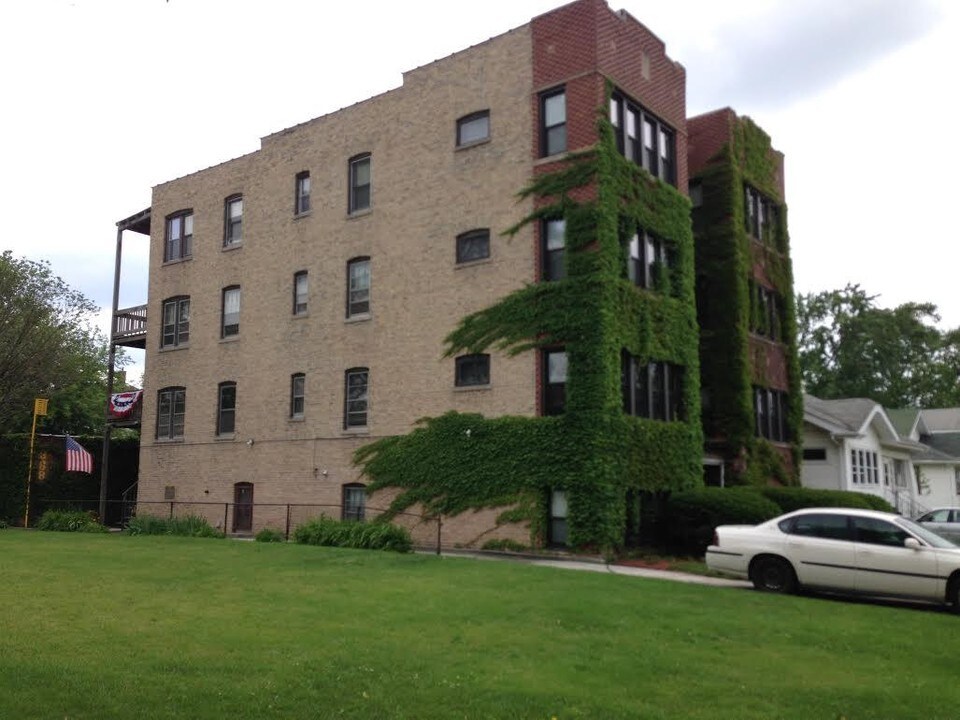 5 Warren St in Calumet City, IL - Building Photo