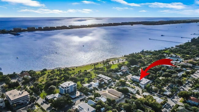 property at 301 S Lakeside Dr