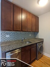 557 W Arlington Pl, Unit 5 in Chicago, IL - Building Photo - Building Photo