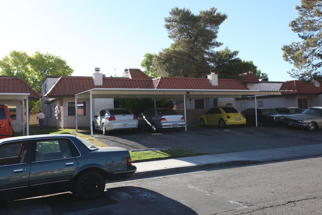 Eldora Plaza in Las Vegas, NV - Building Photo