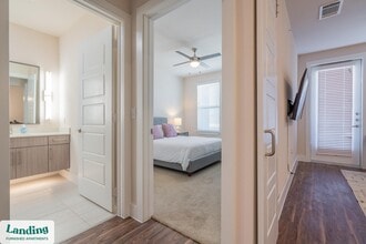 15950 Chase Hill Blvd, Unit 1406 in San Antonio, TX - Foto de edificio - Building Photo