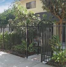 5554 Harold Way in Los Angeles, CA - Foto de edificio - Building Photo