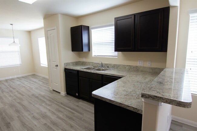 8603 Doris Oaks Cir in Houston, TX - Building Photo - Building Photo