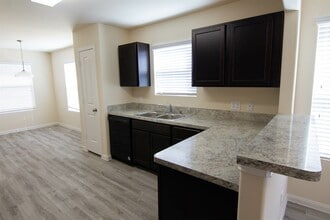 8518 Middleton Oaks Cir in Houston, TX - Building Photo - Building Photo