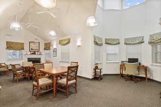 Randolph Village Senior Apartments, 62+ in Silver Spring, MD - Foto de edificio - Building Photo