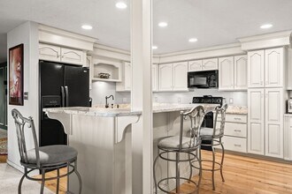 1001 Marina Dr in Quincy, MA - Building Photo - Building Photo