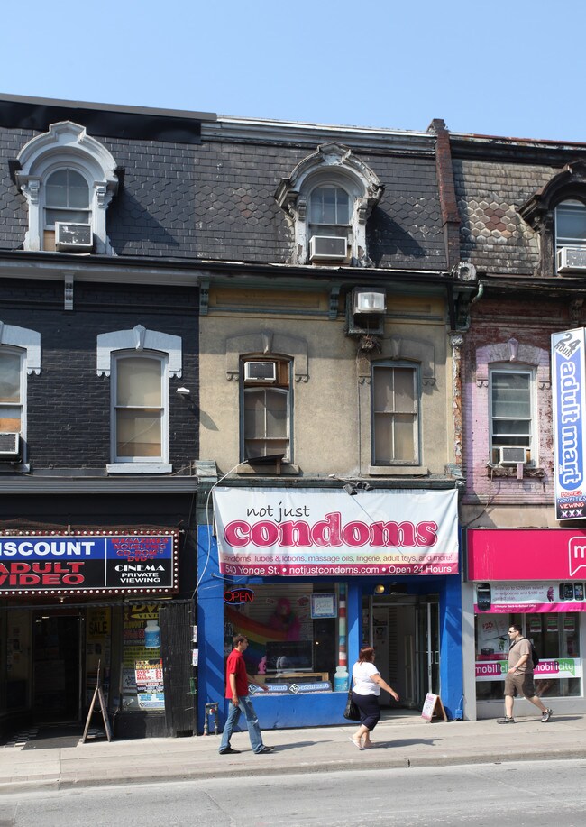 540 Yonge St in Toronto, ON - Building Photo - Building Photo