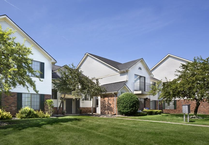 Arbor Woods Apartments in Livonia, MI - Foto de edificio