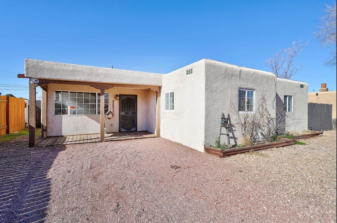 2933 Truman St NE in Albuquerque, NM - Building Photo