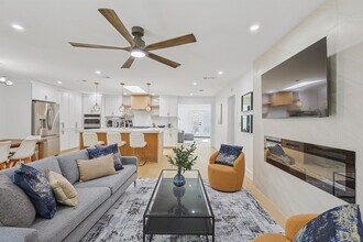 6639 Aintree Cir in Dallas, TX - Building Photo - Building Photo