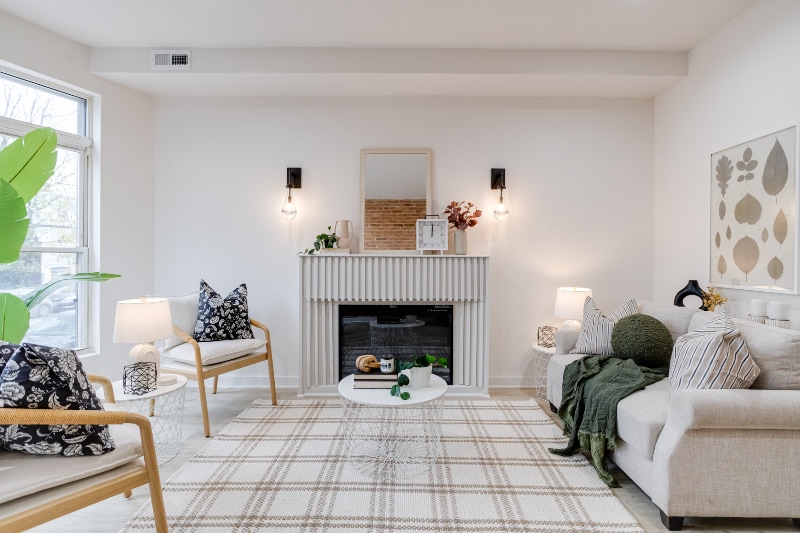 2 E 26th St in Baltimore, MD - Building Photo