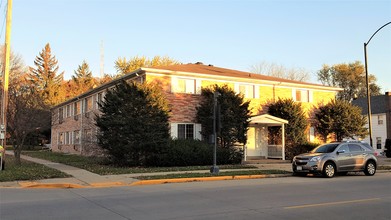 Carriage House in Richland Center, WI - Building Photo - Building Photo