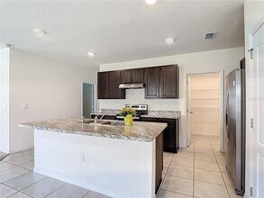 1808 Post Oak Dr in Davenport, FL - Building Photo - Building Photo