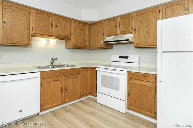 946 N Adams Rd, Unit Unit 1 in Birmingham, MI - Building Photo - Building Photo