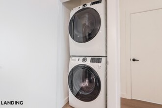 2623 Keene St, Unit 570 in Houston, TX - Foto de edificio - Building Photo