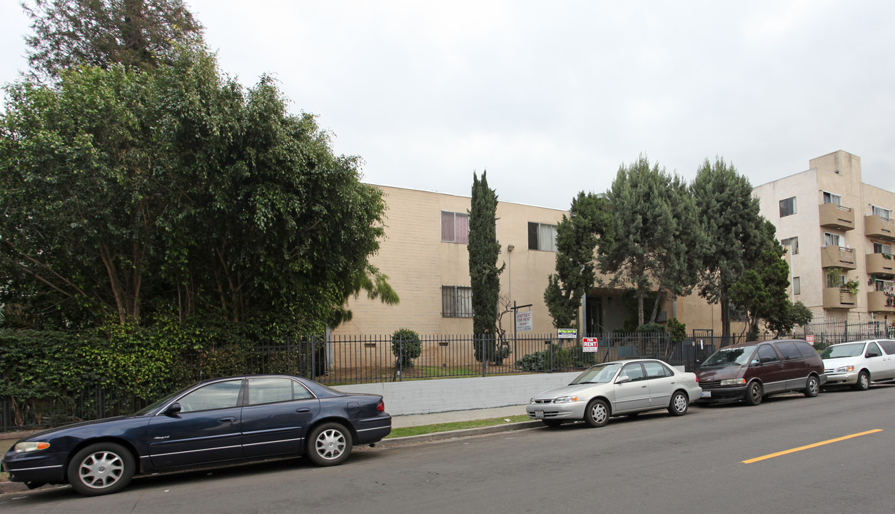 830 S Bonnie Brae St in Los Angeles, CA - Foto de edificio