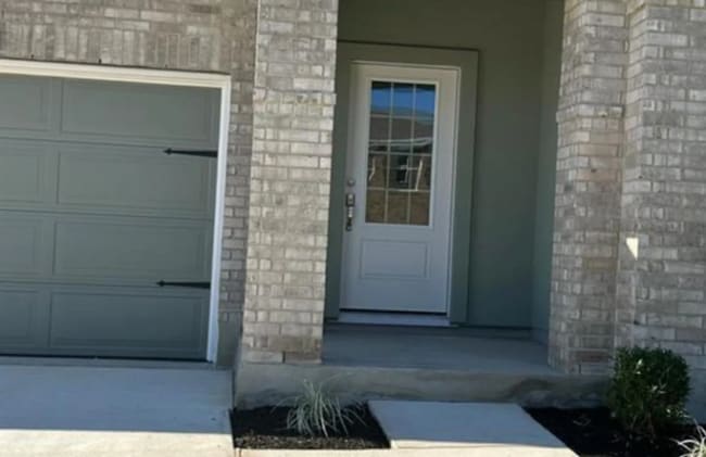 property at 1821 Boggy Crk Rnch Rd
