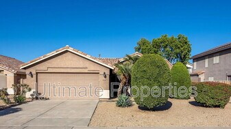 10824 W Sands Dr in Sun City, AZ - Building Photo
