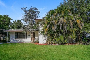 1315 NE 203rd St in Miami, FL - Building Photo