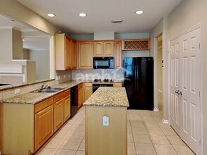 10923 Tattershall Ln in Missouri City, TX - Foto de edificio - Building Photo