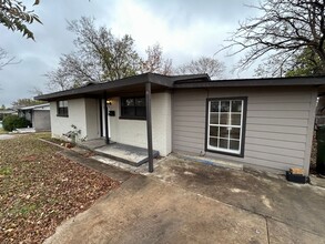 605 E Miller Rd in Garland, TX - Building Photo - Building Photo