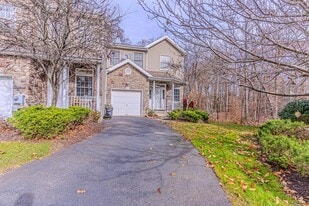 305 Raymound Blvd in Parsippany Troy Hills, NJ - Building Photo