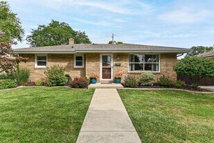 1208 Montclair Dr in Racine, WI - Building Photo