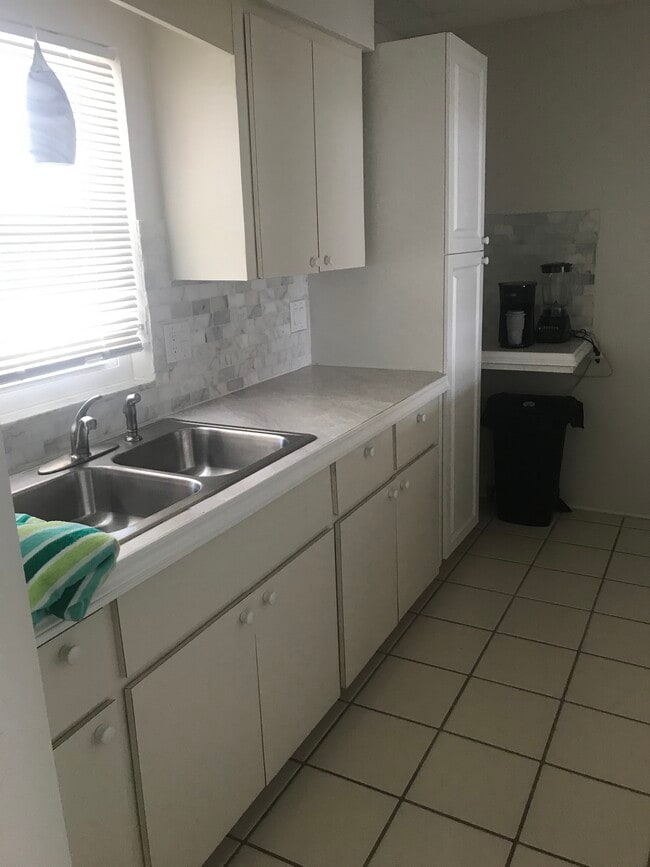 3106 Harbor Blvd, Unit 2B in Port Charlotte, FL - Building Photo - Building Photo