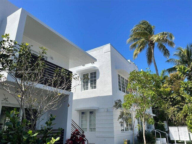 1610 Euclid Ave in Miami Beach, FL - Building Photo - Building Photo