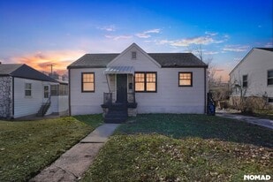 7616 Stanwood Dr in St. Louis, MO - Building Photo