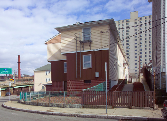 20 Mulberry St in Fall River, MA - Building Photo - Building Photo