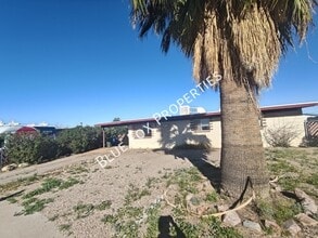 3755 S Amos Pl in Tucson, AZ - Building Photo - Building Photo