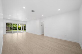 1617 Washington St in Hollywood, FL - Building Photo - Building Photo