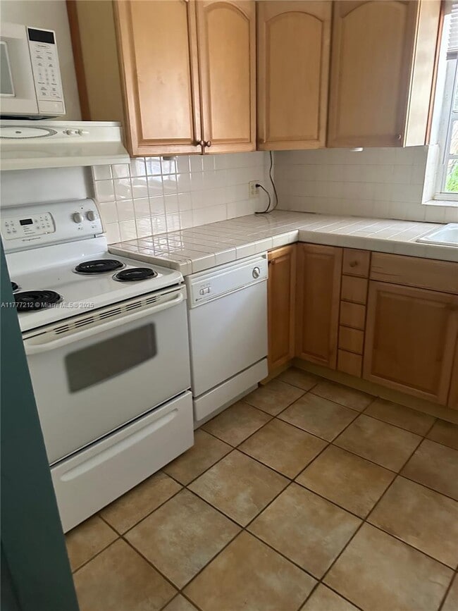 2613 Inagua Ave in Miami, FL - Building Photo - Building Photo