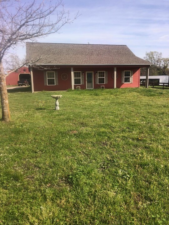 2648 W Point Rd in Kilgore, TX - Building Photo