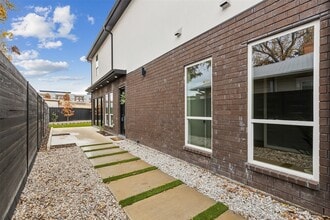 2724 Hondo Ave in Dallas, TX - Building Photo - Building Photo